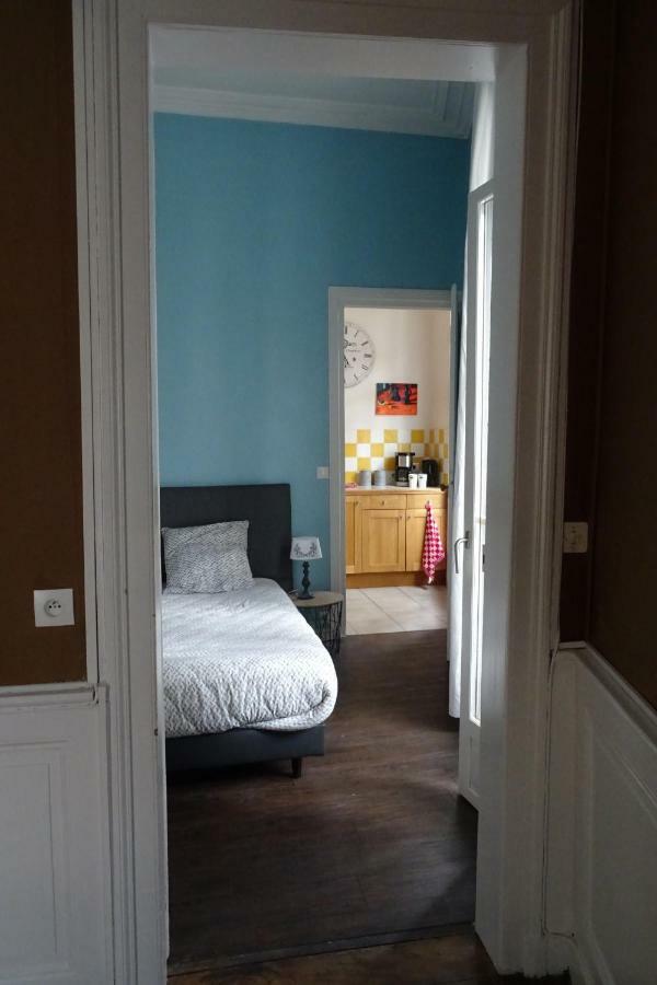 Le Quatre Bed & Breakfast Rennes Exterior photo
